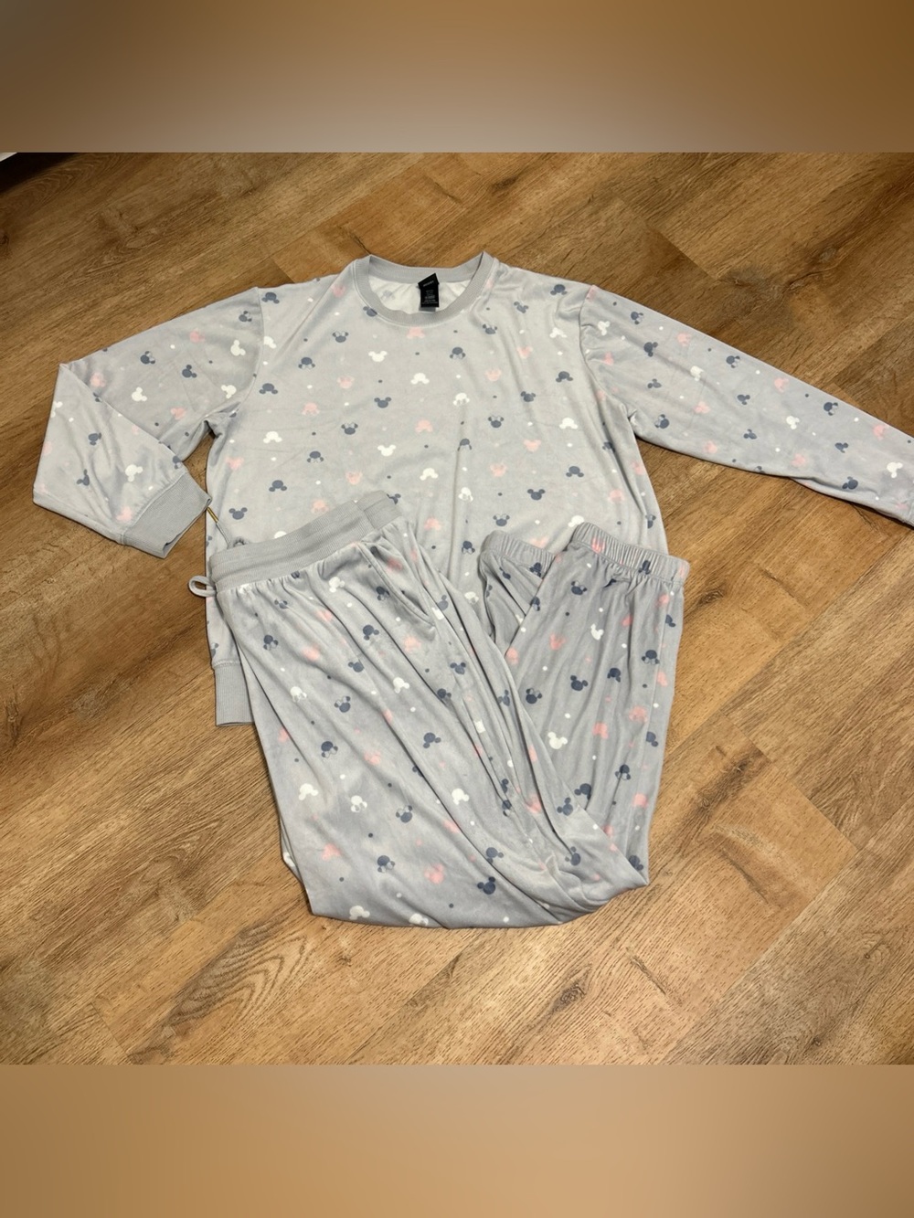 Disney Light Gray Pajama Set with Pink, White & Navy Mouse Motifs - Picture 1 of 6